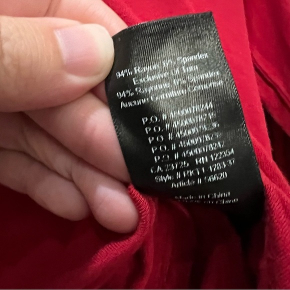 Babaton Aritzia Small 3/4 Sleeve Red Scoop Neck Round Hem Blouse Top B1 - Picture 6 of 6